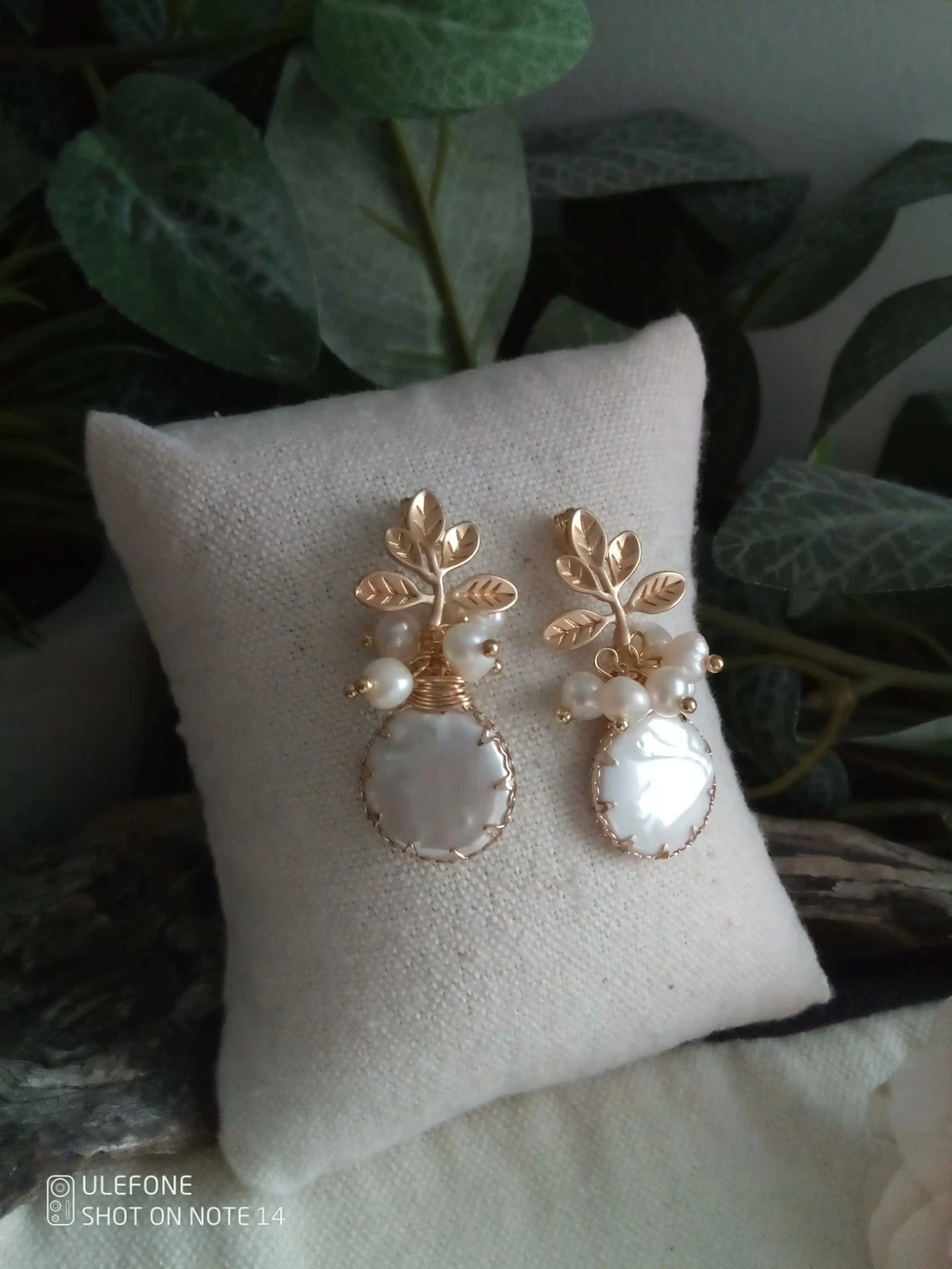 Pendientes bohemios de perlas de cultivo de agua dulce blancas – photo 2